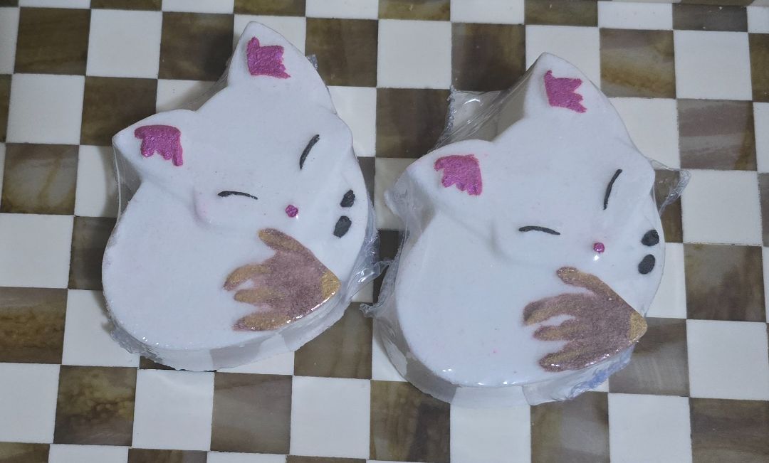 Life's Little Indulgences Fox Bath Bomb, Mixed