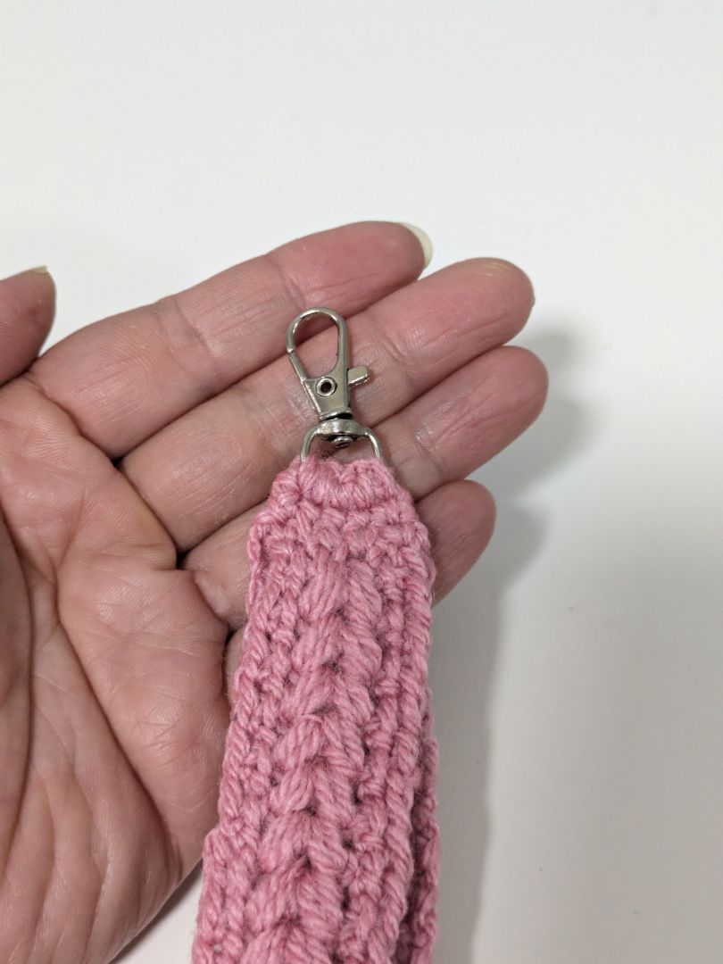 Mon Ami Crochet Crochet Wristlet Keychain (Silver Finish)