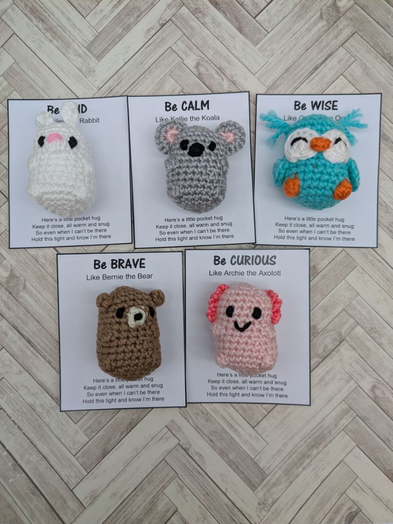 Mon Ami Crochet Pocket Hug Axolotl