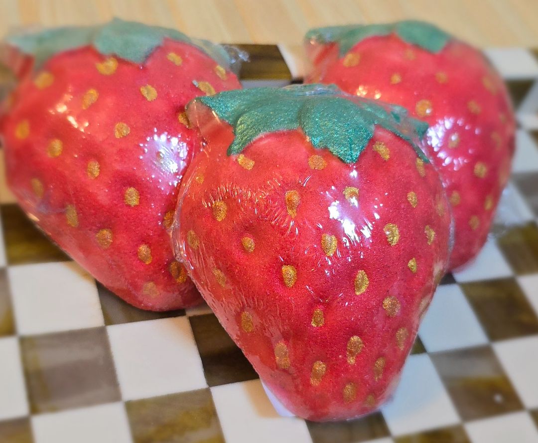 Life's Little Indulgences Strawberry Bath Bomb, Red