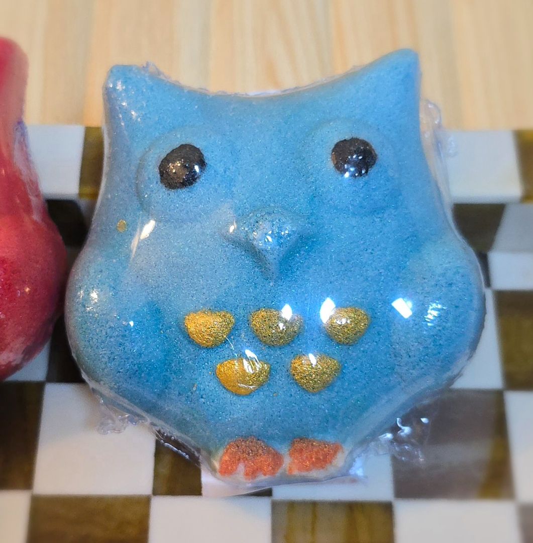 Life's Little Indulgences Owl Bath bomb