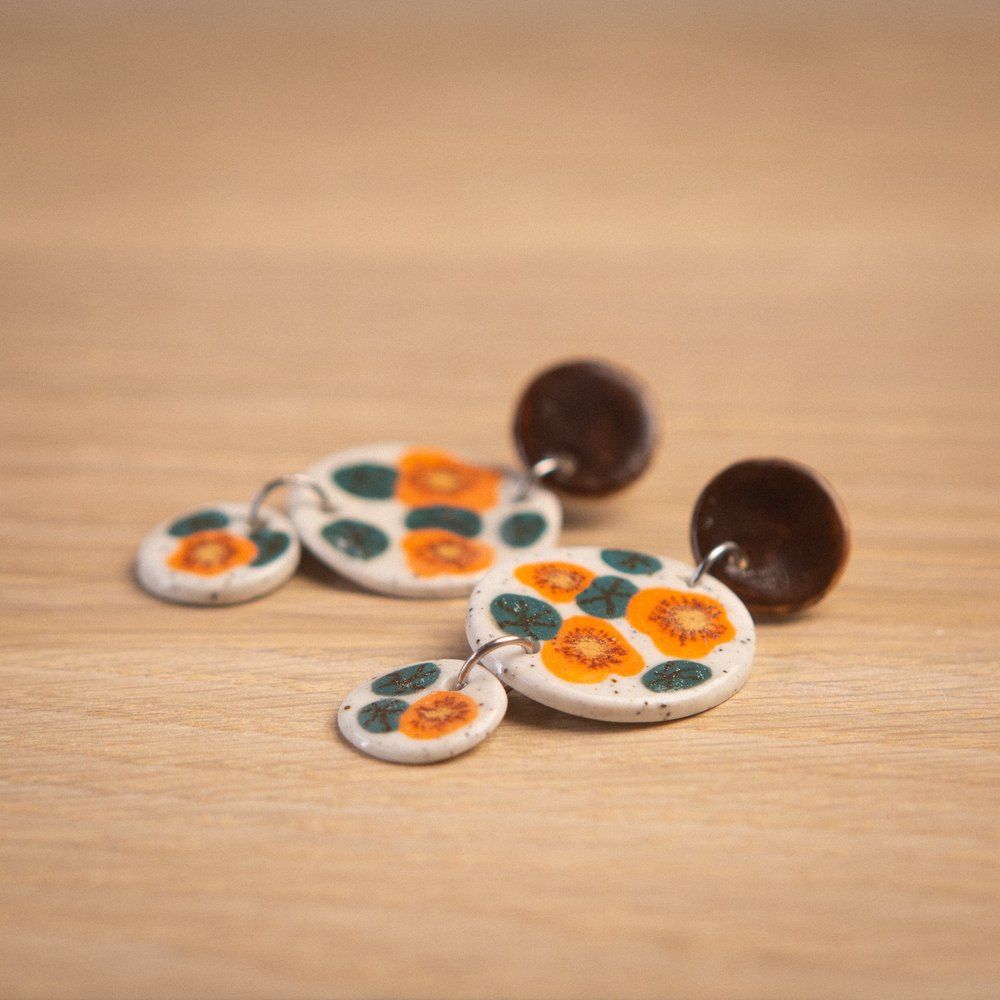 hellomae Nasturtium in brown (medium round)