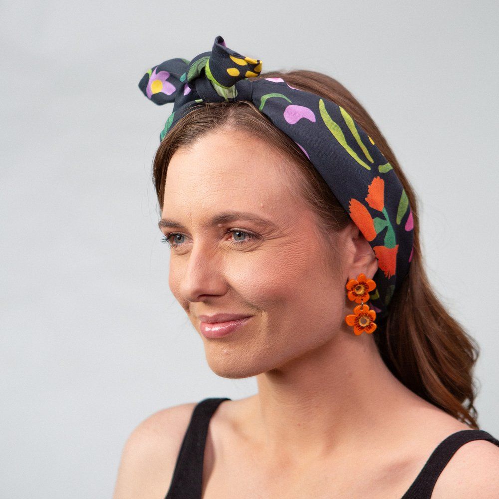 hellomae Scarf Native Flowers Black Base