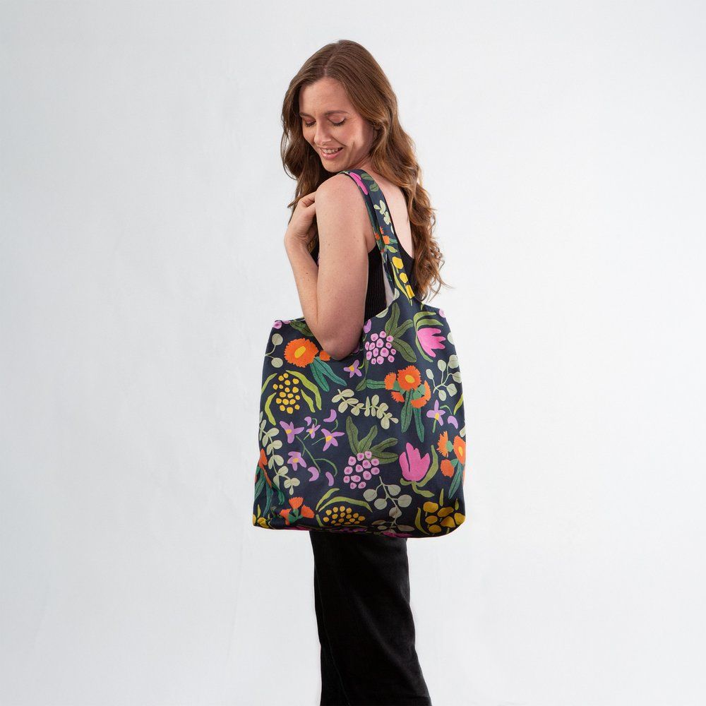 hellomae Native Flowers Black Base Large Carry Bag