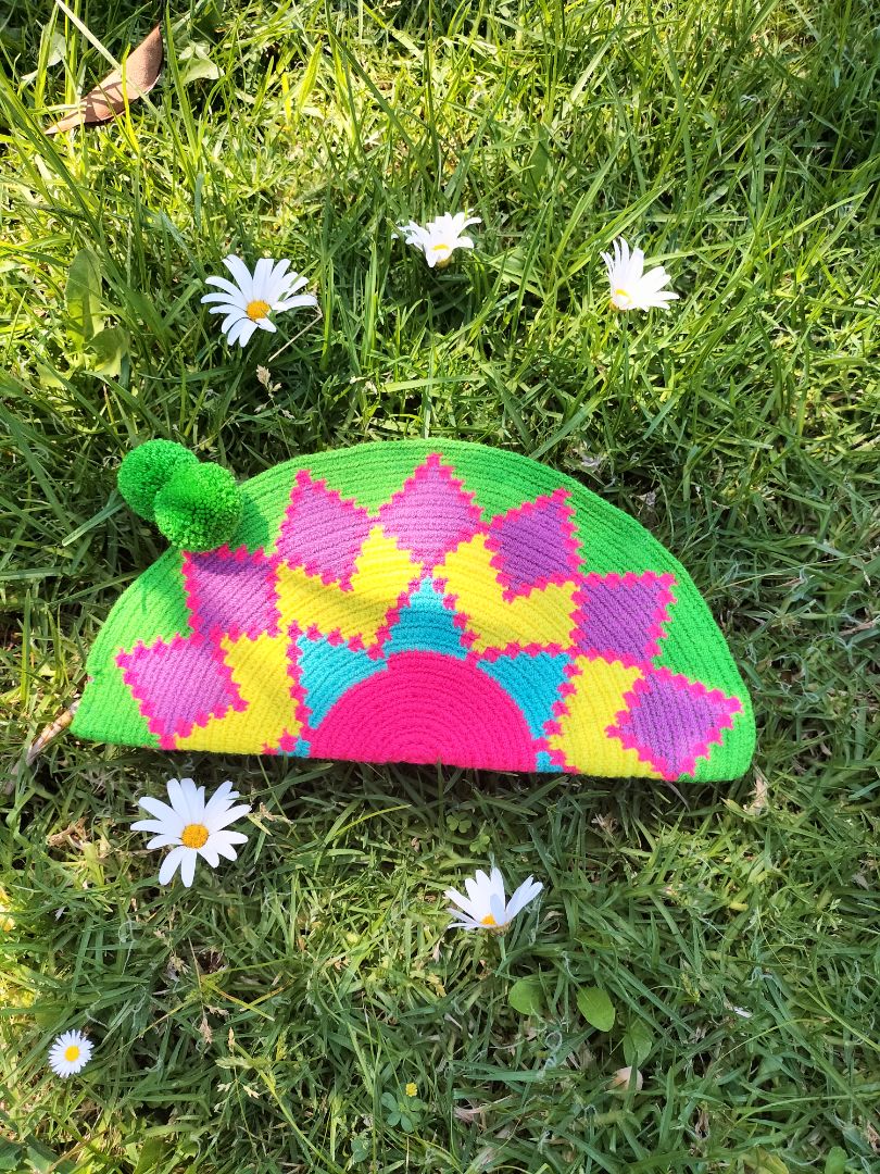 Fleur Darling Wayuu Clutch, Claudia CLUTCH SIZE