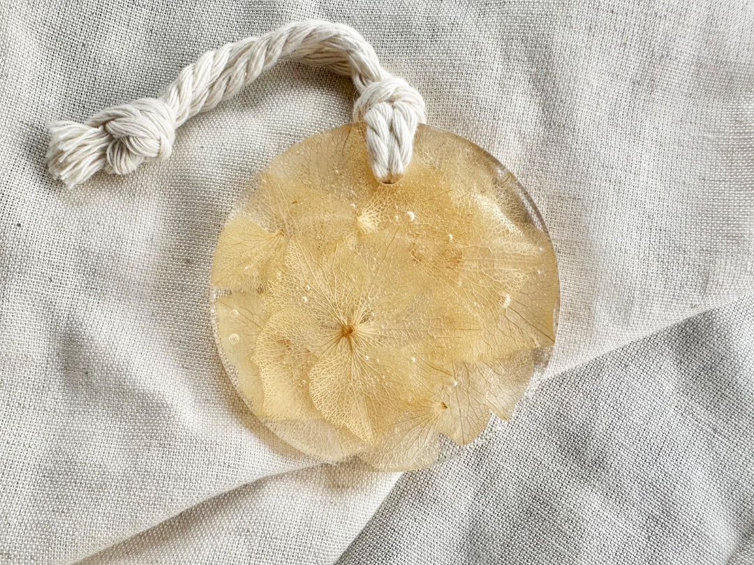 Oak & Thistle Ornament, Cream