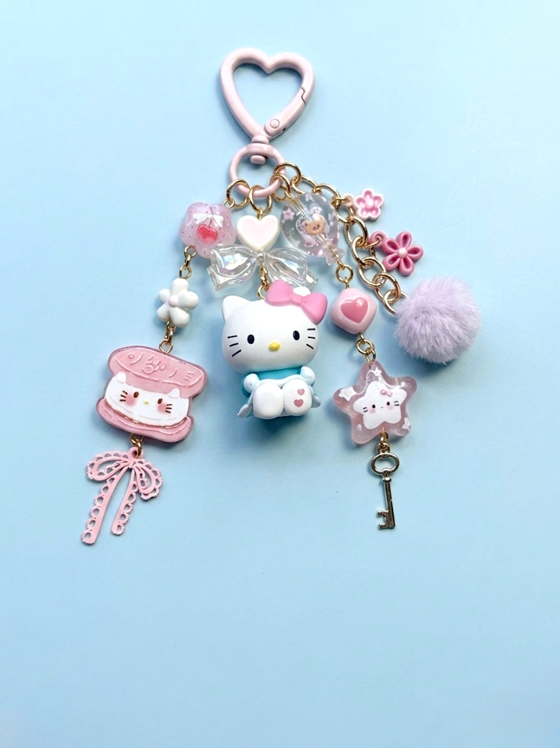 mushieblobs studio Bag Charm: Hello Kitty, Pink