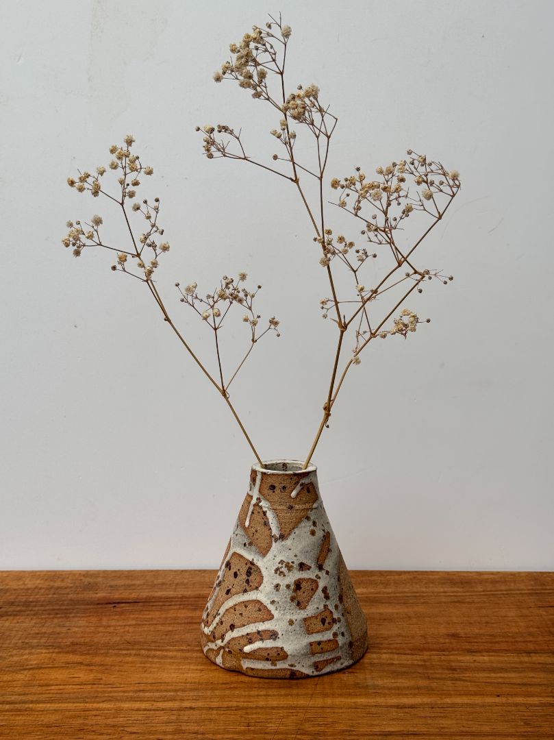 warrah ceramics Dune Beaker Vase, white 10x6cm