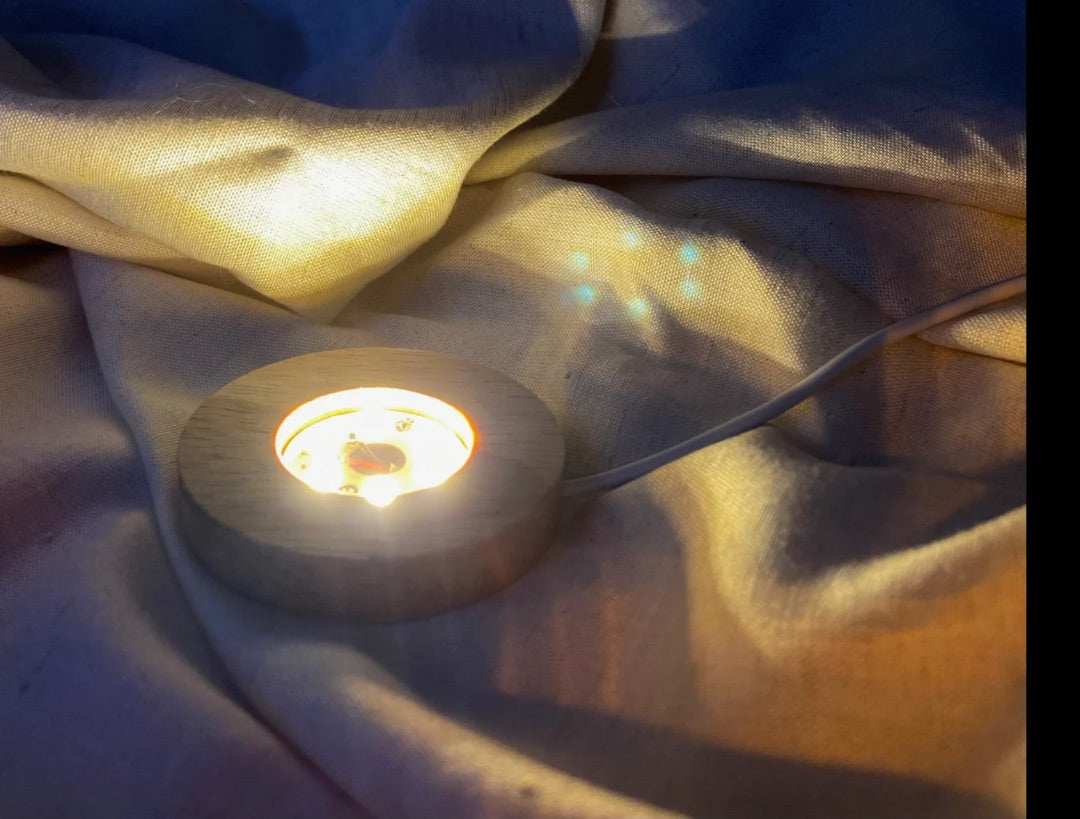 Oak & Thistle LED Light Base, Wood grain