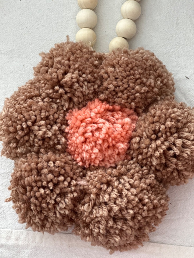 P and P Pompom Pompom Daisy, Chocolate with peach Medium