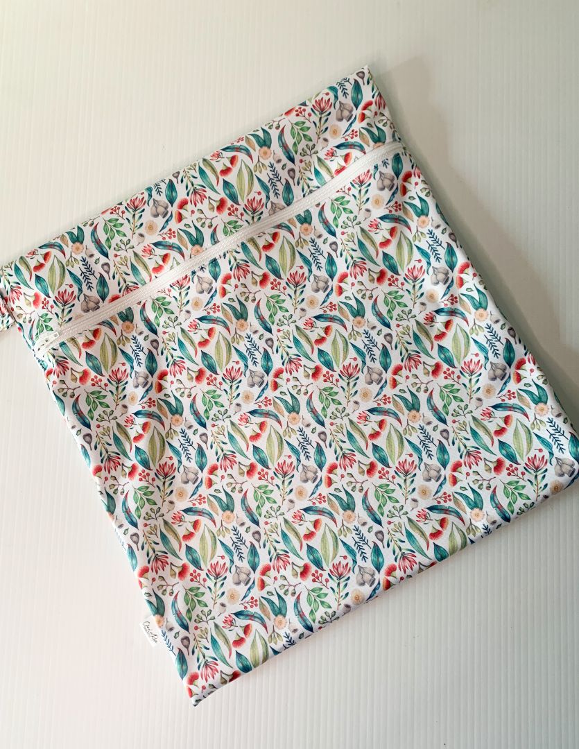 Charlie Rose Handcrafted Wildflower Wetbag, Medium