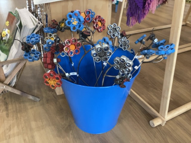 Single metal flower garden ornaments