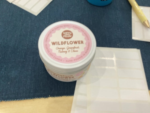 Happy Day People Wild flower tin candle