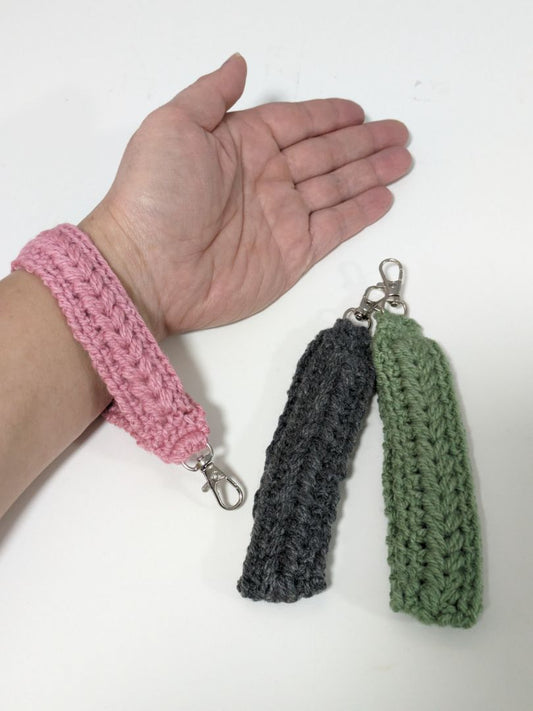 Mon Ami Crochet Crochet Wristlet Keychain (Silver Finish)