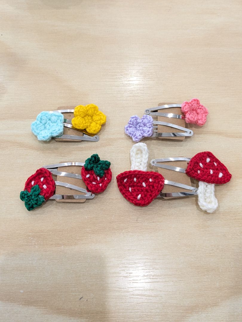 Mon Ami Crochet Crochet clips (small, set of 2)