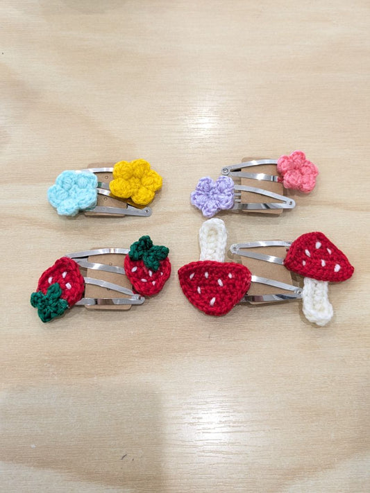 Mon Ami Crochet Crochet clips (small, set of 2)