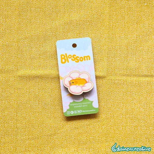 Dainen Creative Blossom Wooden Pin,   38 x 38 mm