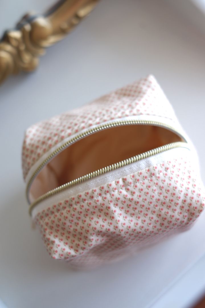 Studio Lumi Carry All Pouch,  Cream Mini Essentials