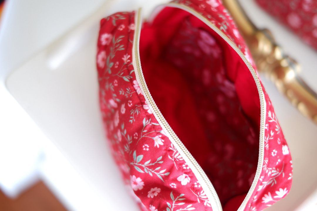 Studio Lumi Carry All Pouch,  Red Deluxe Oversized