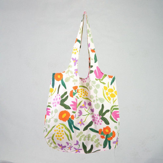 hellomae Native Flowers White Base Large Carry Bag