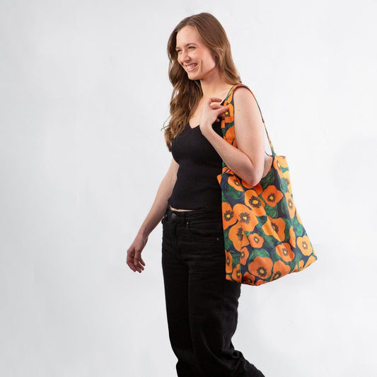 hellomae Nasturtium Flowers Black Base Large Carry Bag