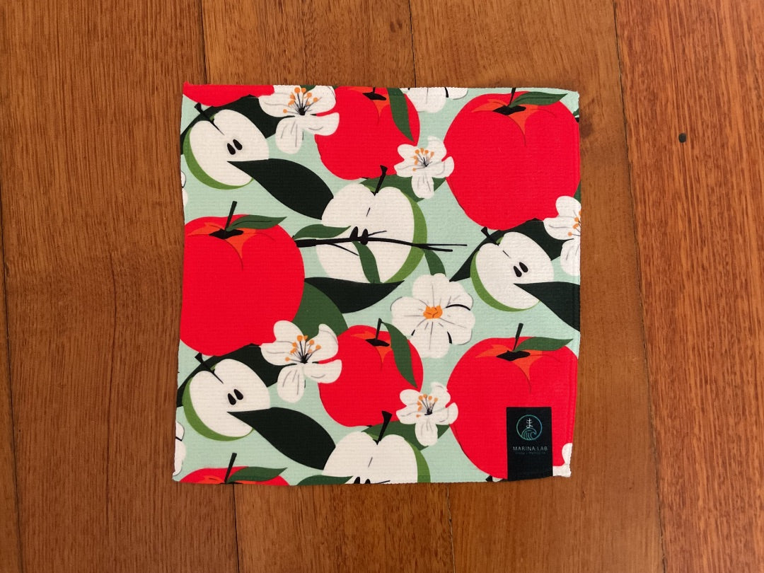 Marina Lab Multipurpose microfibre cloth,  Red apple multi 20cm x 20cm