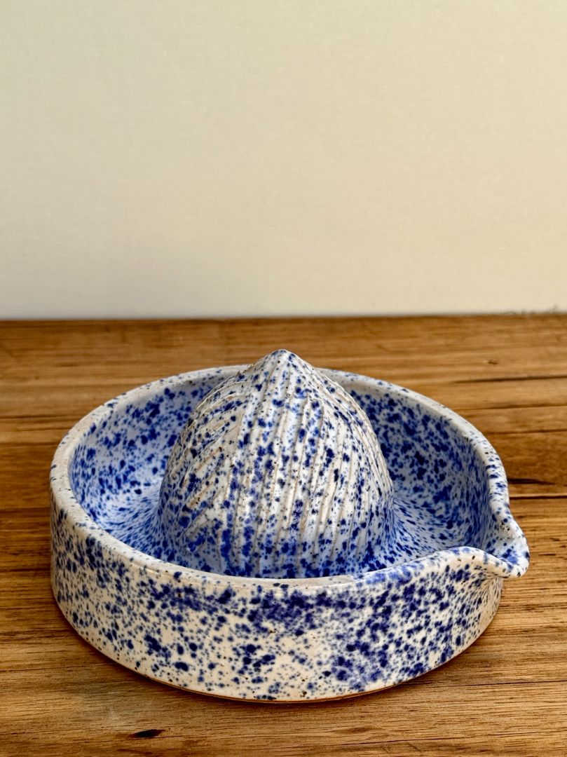warrah ceramics Citrus juicer,  Matte green, Blue speck, black 7x12cm
