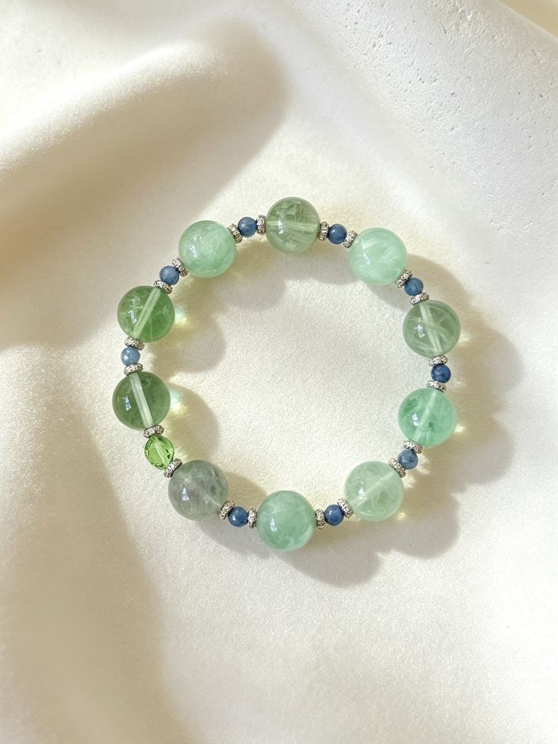 LumaKnot Natural Green Fluorite & Kyanite Energy Bracelet,   One Size