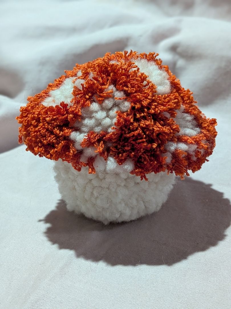 Dandy Dee Food Pom Pom,  Red, White 8cm