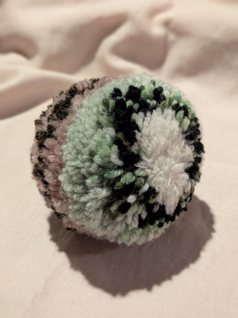 Dandy Dee Food Pom Pom,  Green, White, Black 8cm