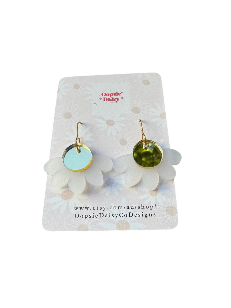 Oopsie Daisy Collections White Frosted Daisy,  White