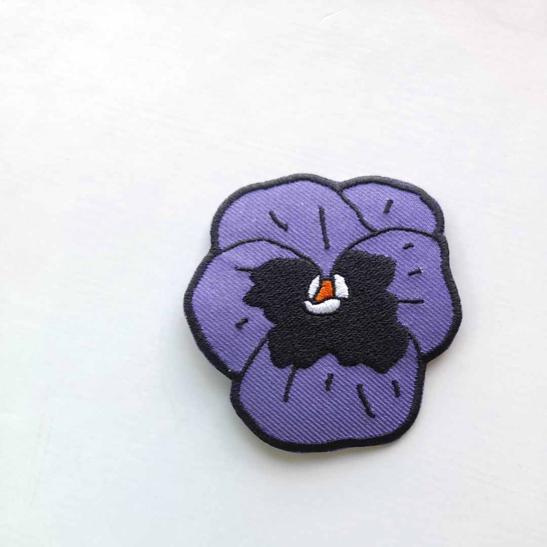 Tegan Iversen Purple pansy patch,  purple 6 x 6cm
